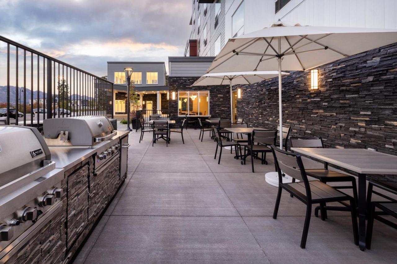 Towneplace Suites By Marriott West Kelowna Esterno foto