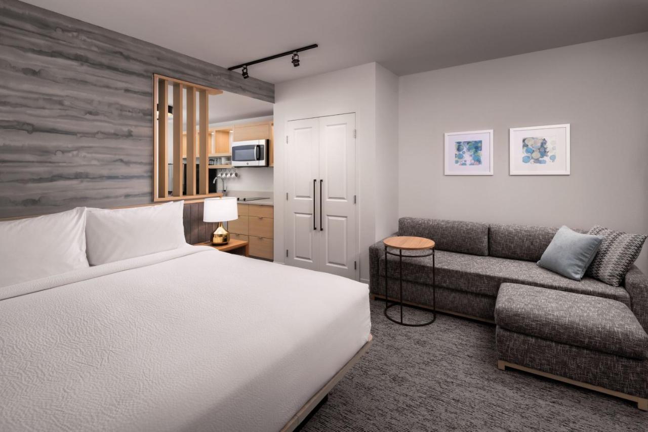 Towneplace Suites By Marriott West Kelowna Esterno foto