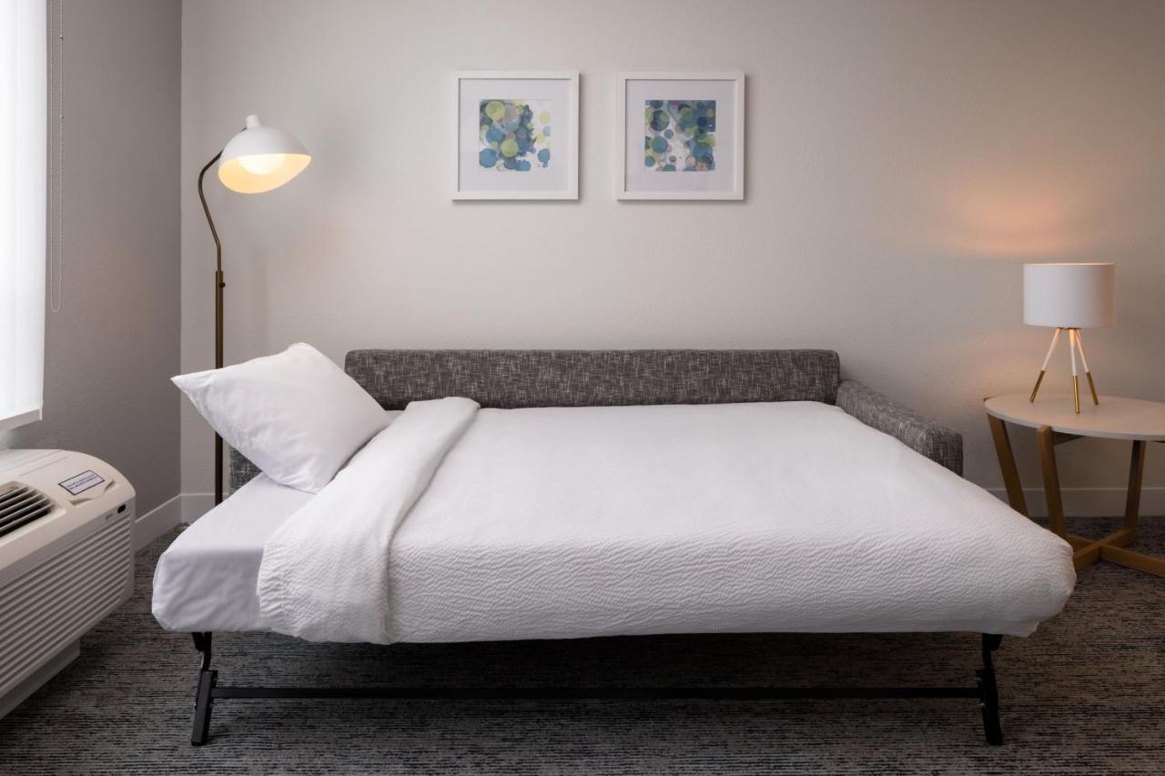 Towneplace Suites By Marriott West Kelowna Esterno foto