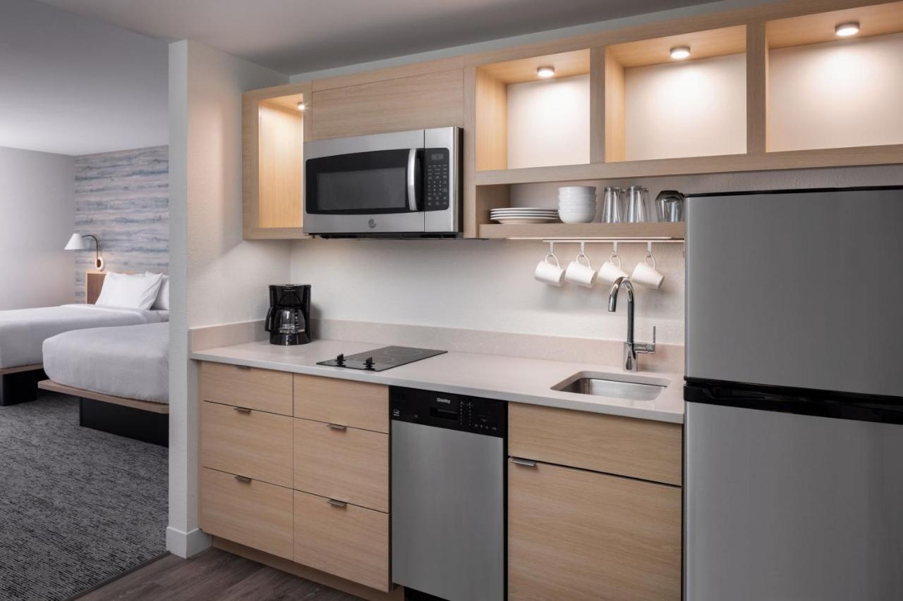 Towneplace Suites By Marriott West Kelowna Esterno foto